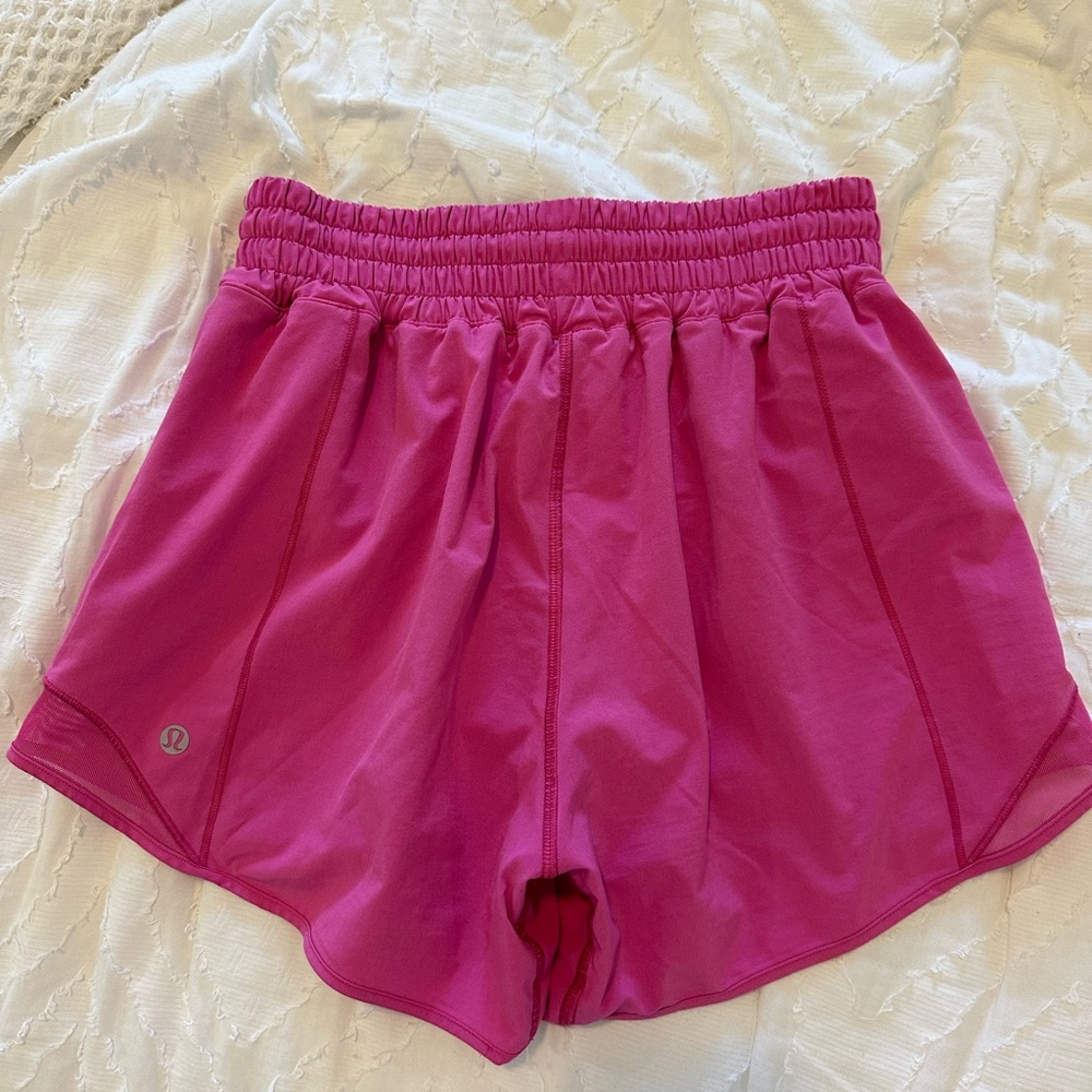 Lululemon hotty hot shorts size 4